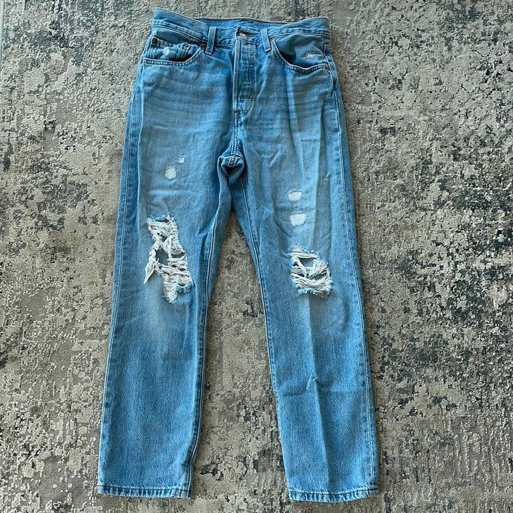 Levi’s Straight Leg Mom Jean